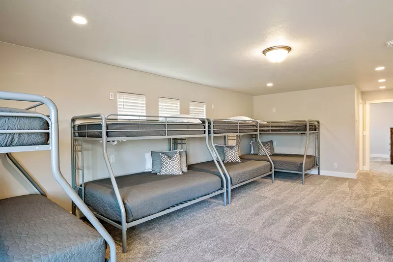 Loft Area with 4 Twin/Full Bunk Beds 2nd Level