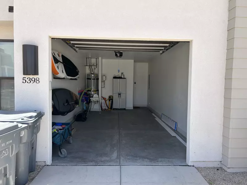 Mavericks Retreat Garage