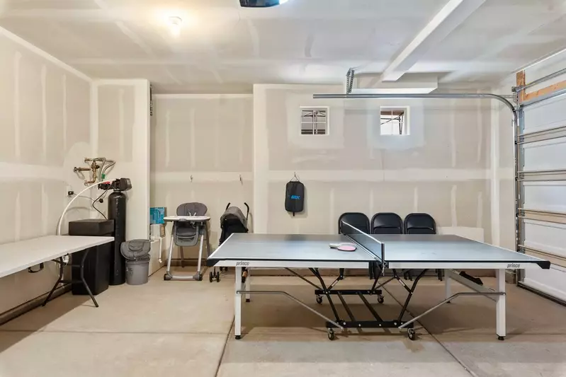 Garage - Ping Pong Table / Sunnyslope 1