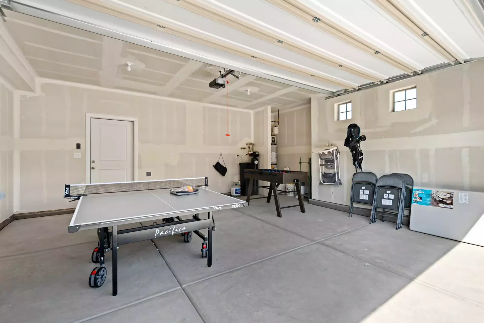 Garage - Ping Pong Table / Sunnyslope 2