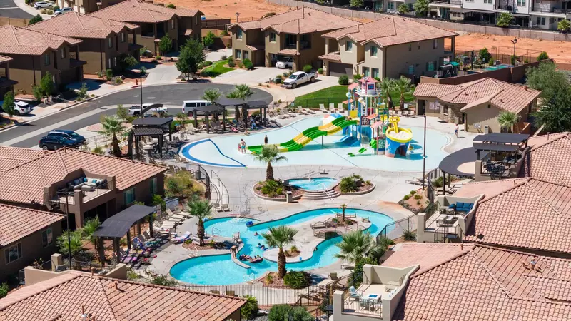 Lazy River, Hot Tub, Water Park with Slide