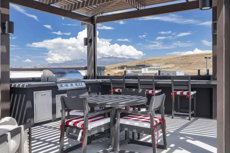 Sky Deck - Seating and Grill