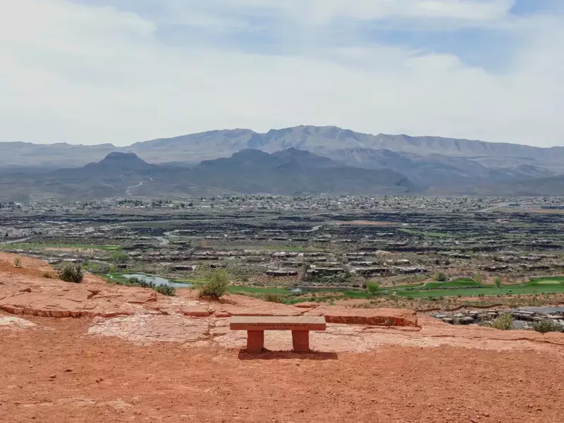 Desert,And,City,Panoramic,Views,From,Hiking,Trails,Around,St.