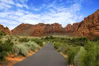 paved trail in Snow Canyon State Park