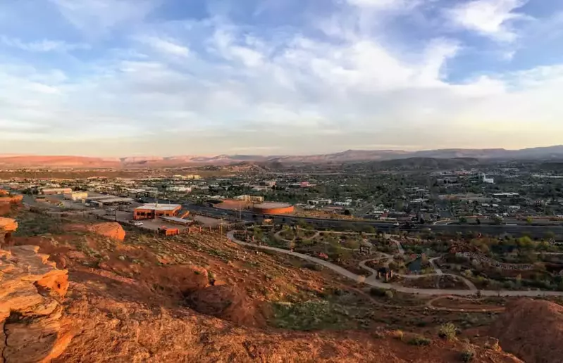 panoramic views of hiking trails in St George Utah