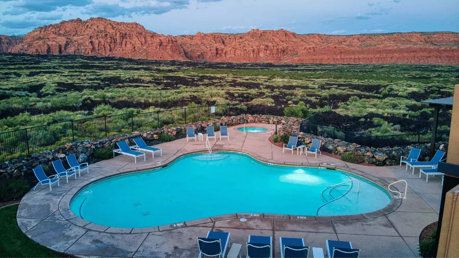 Encanto pool facilities