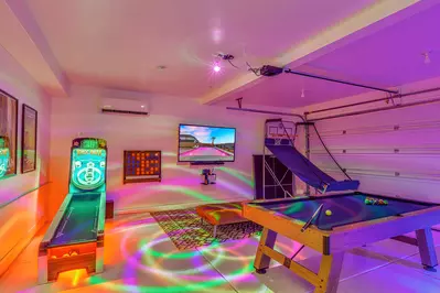 Garage Game Room: Ping Pong, Basketball, Arcades