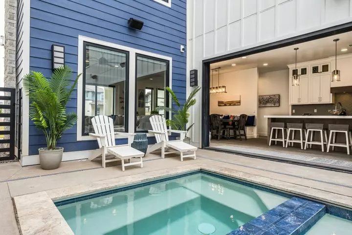  swimming pool at vacation rental