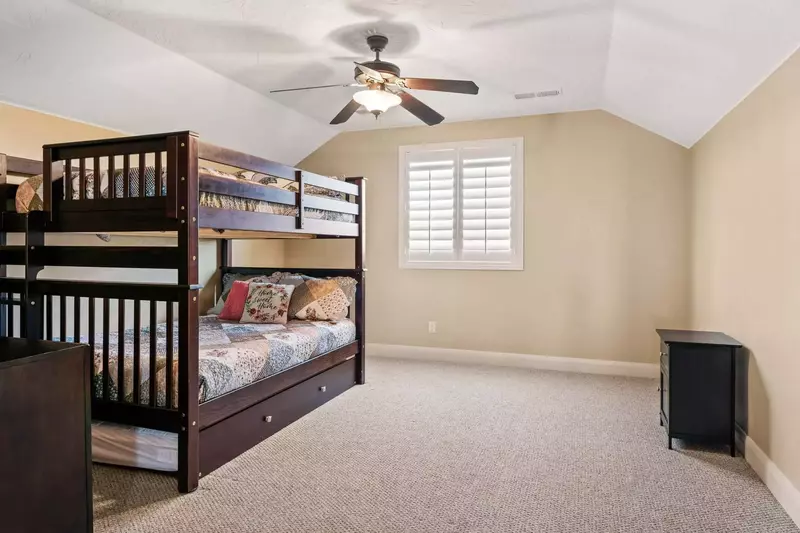 Full Bed Bunkroom with Trundle