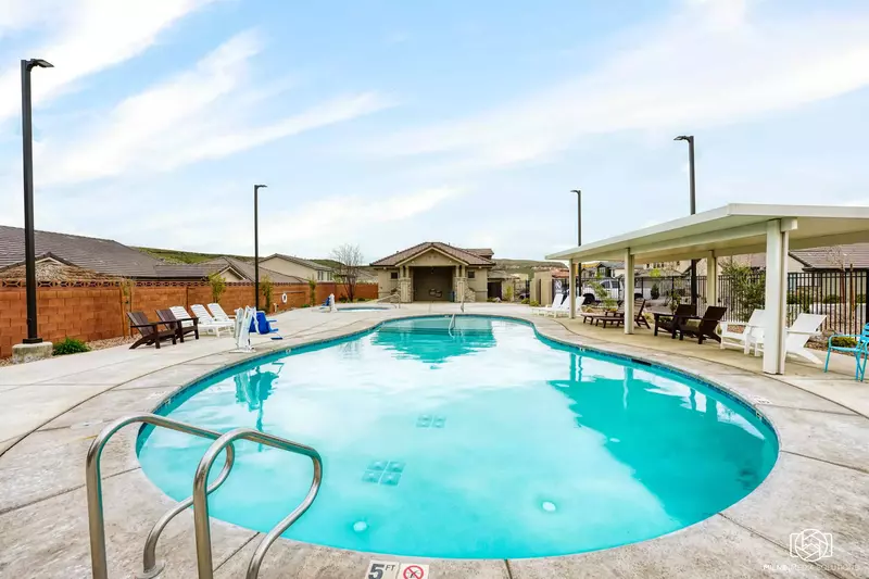 Ladera Community Pool and Hot Tub (3)