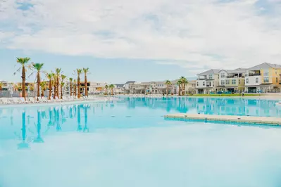 desert color lagoon