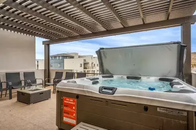 Private Hot Tub and Firepit