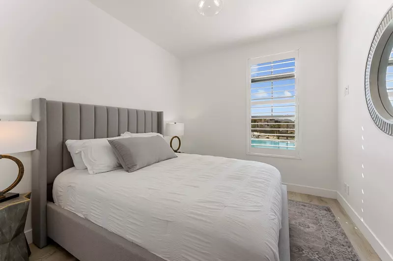 Queen Bedroom