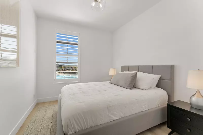 Queen Bedroom