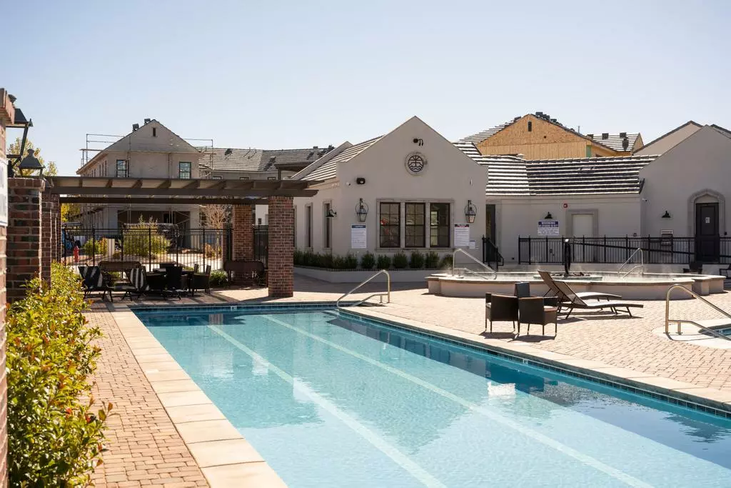 Clubhouse, Pool, and Hot Tub