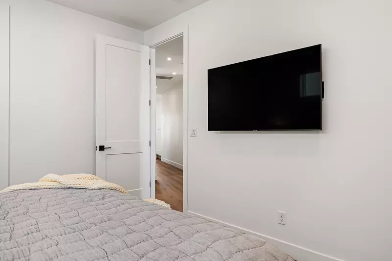 King Bedroom TV