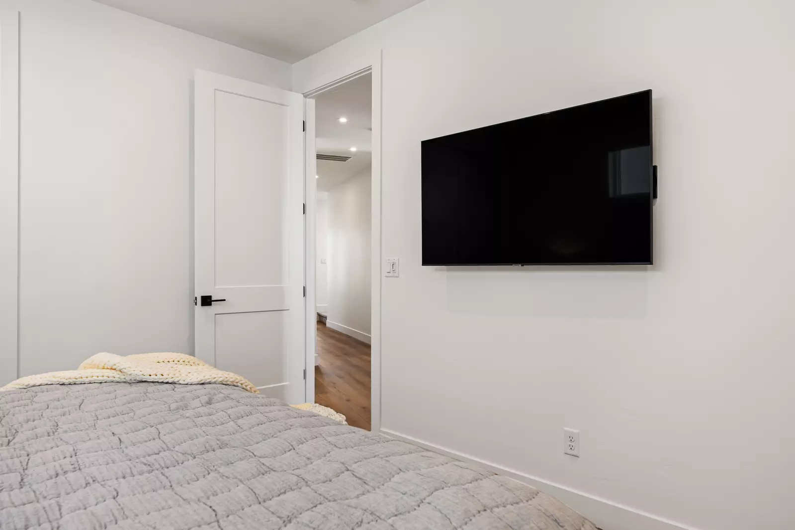 King Bedroom TV