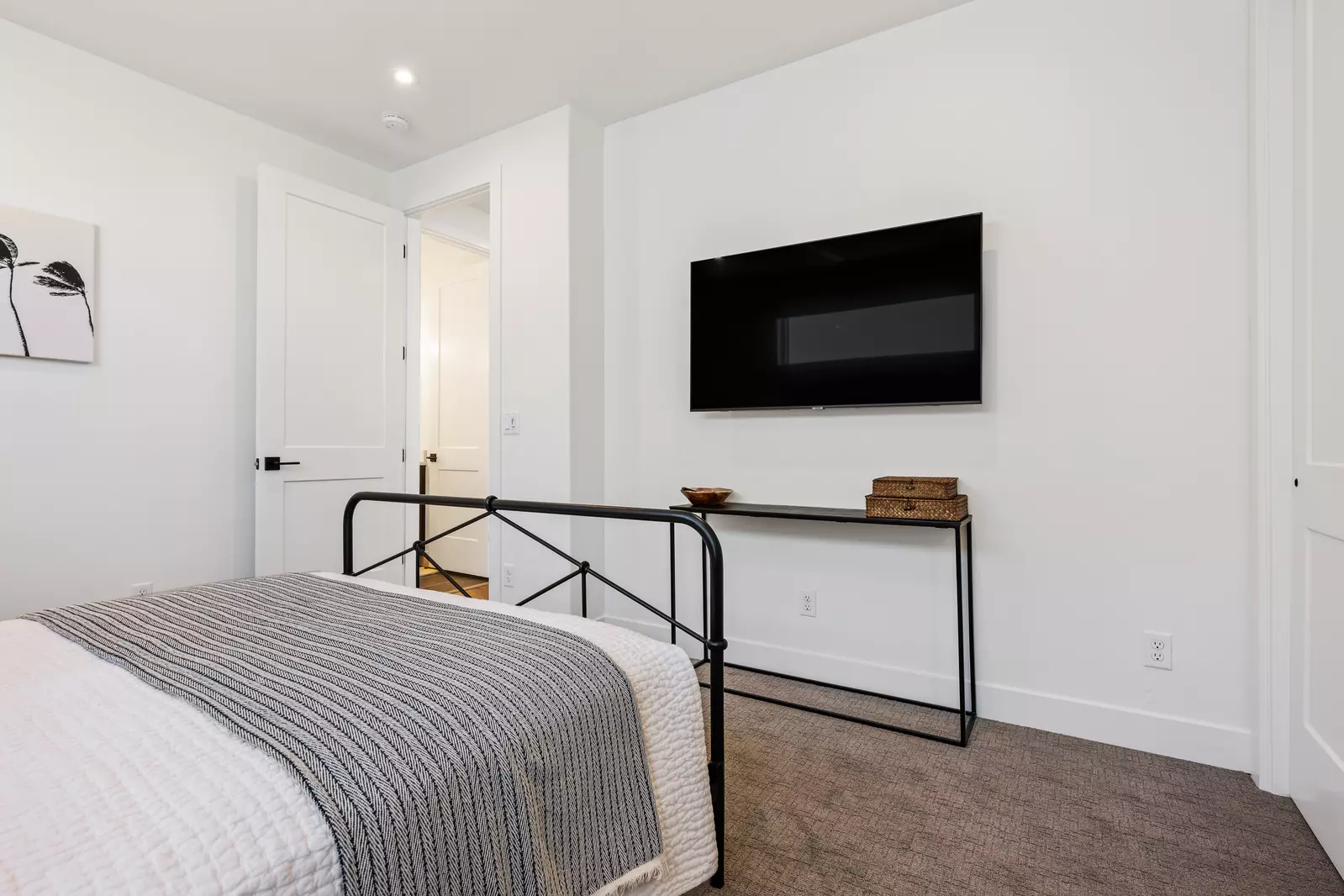 Queen Bed