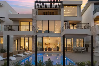 Lagoon Life Beach House