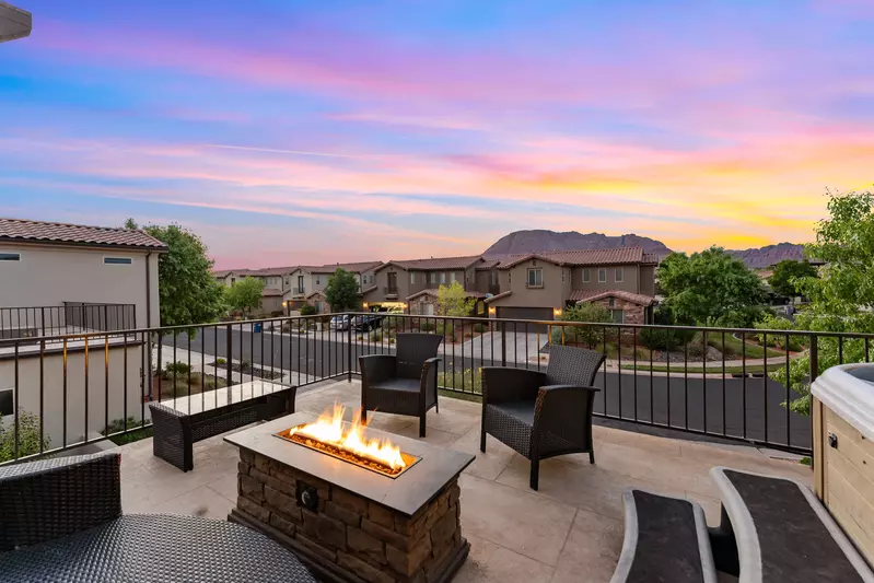 Fire Table, Hot Tub and Patio