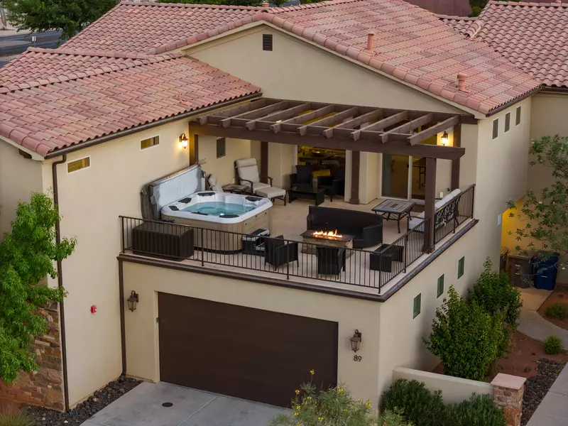 Fire Table, Hot Tub and Patio