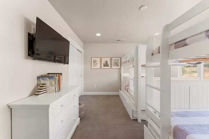2 Full/Full Beds + 2 Twin Trundles