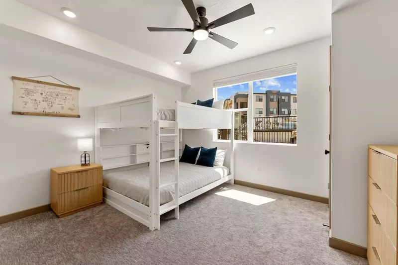 Queen/Queen Bunk Bedroom