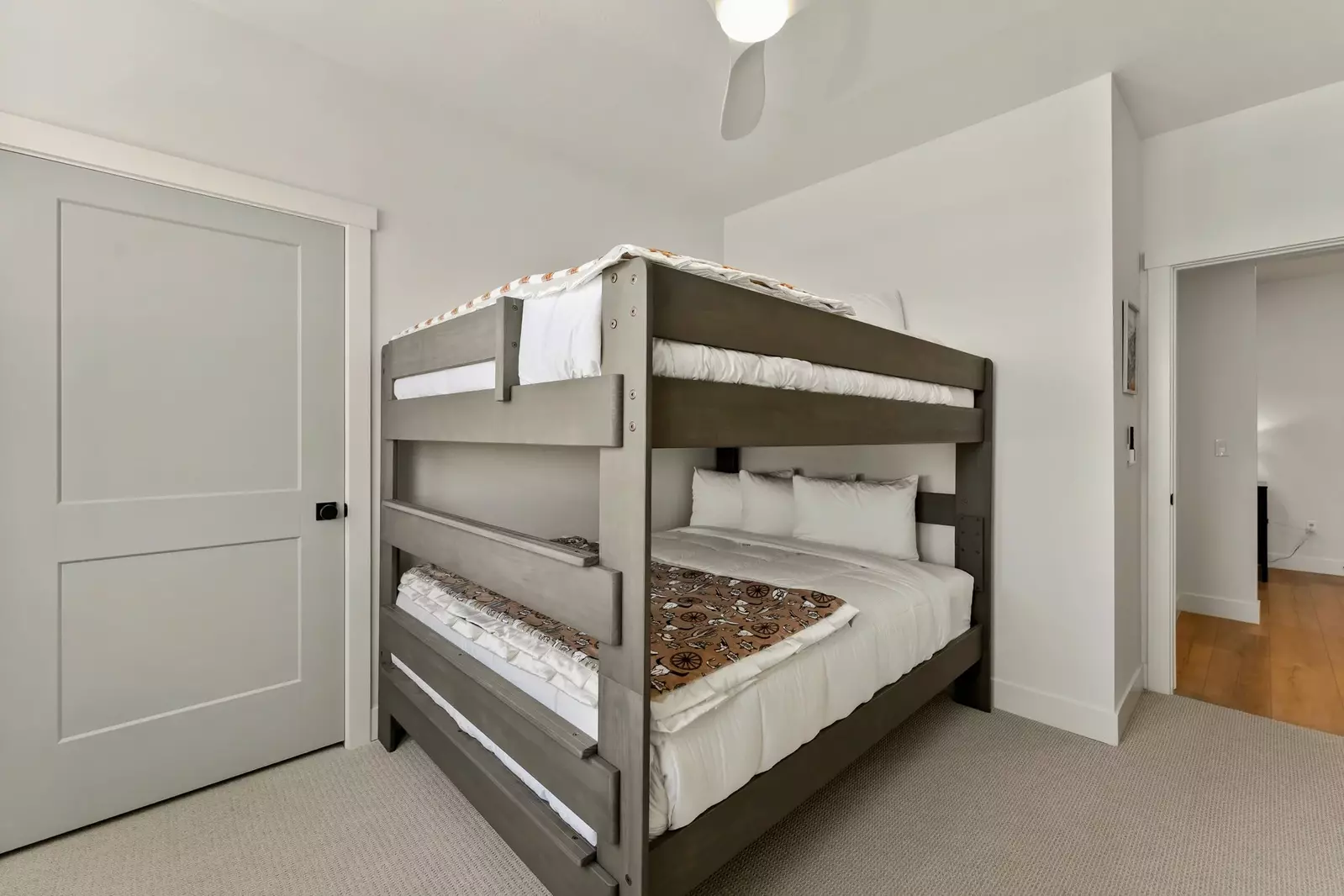 Queen/Queen Bunk Room