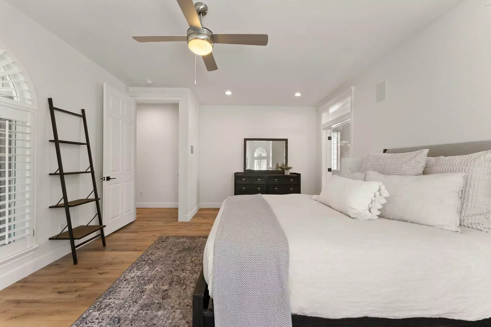 Queen Bedroom