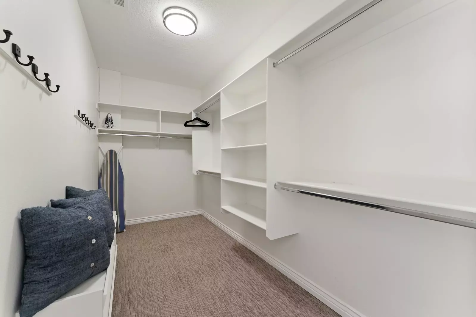 Walk-in Closet