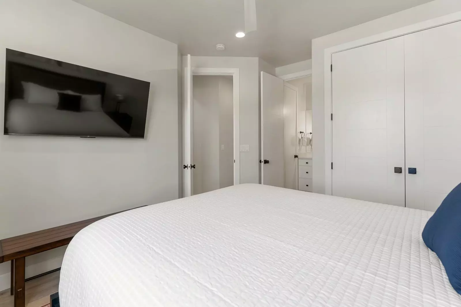 Queen Bedroom