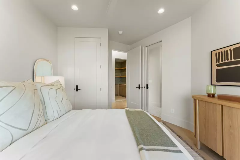 Queen Bedroom