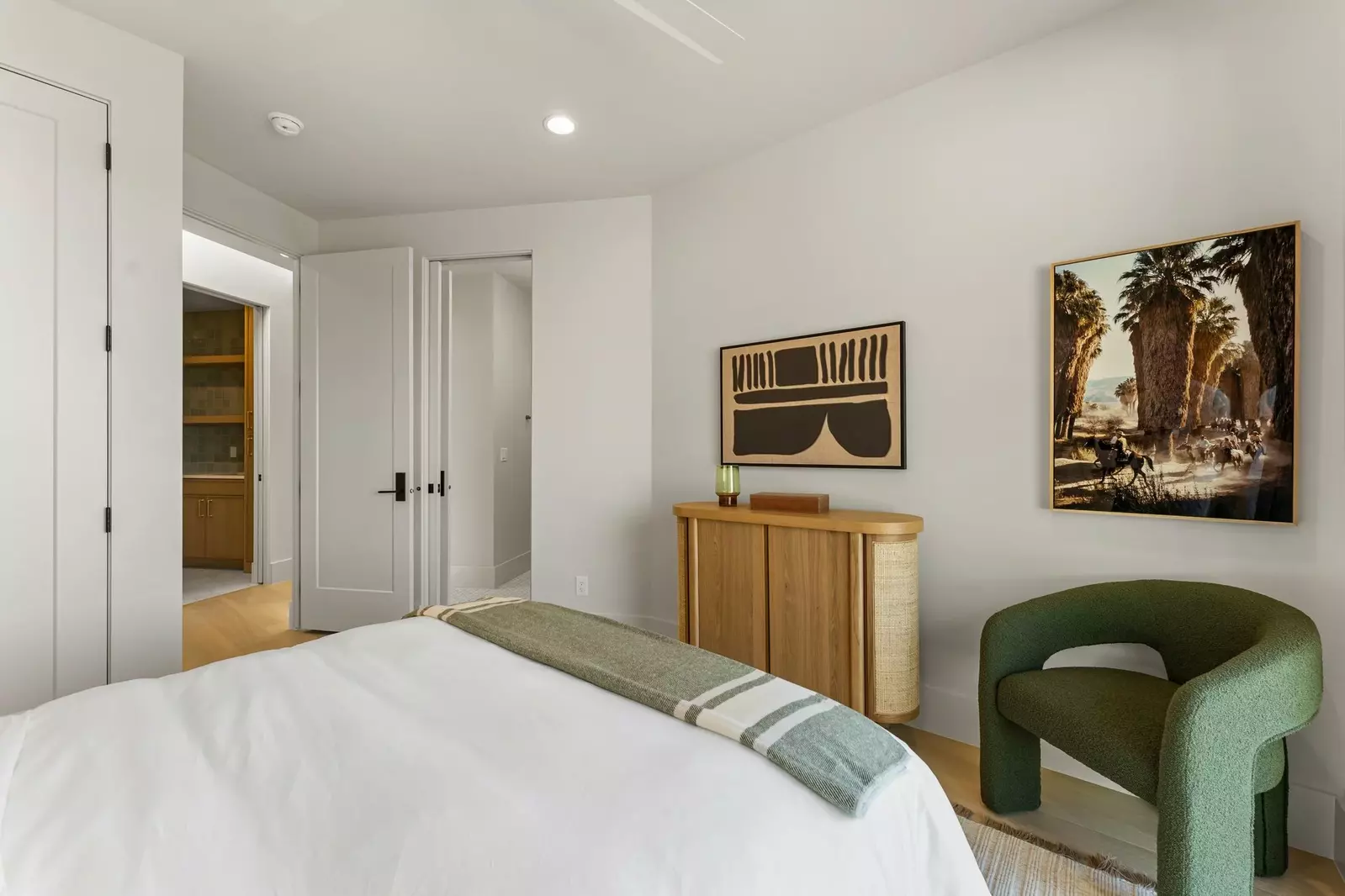 Queen Bedroom