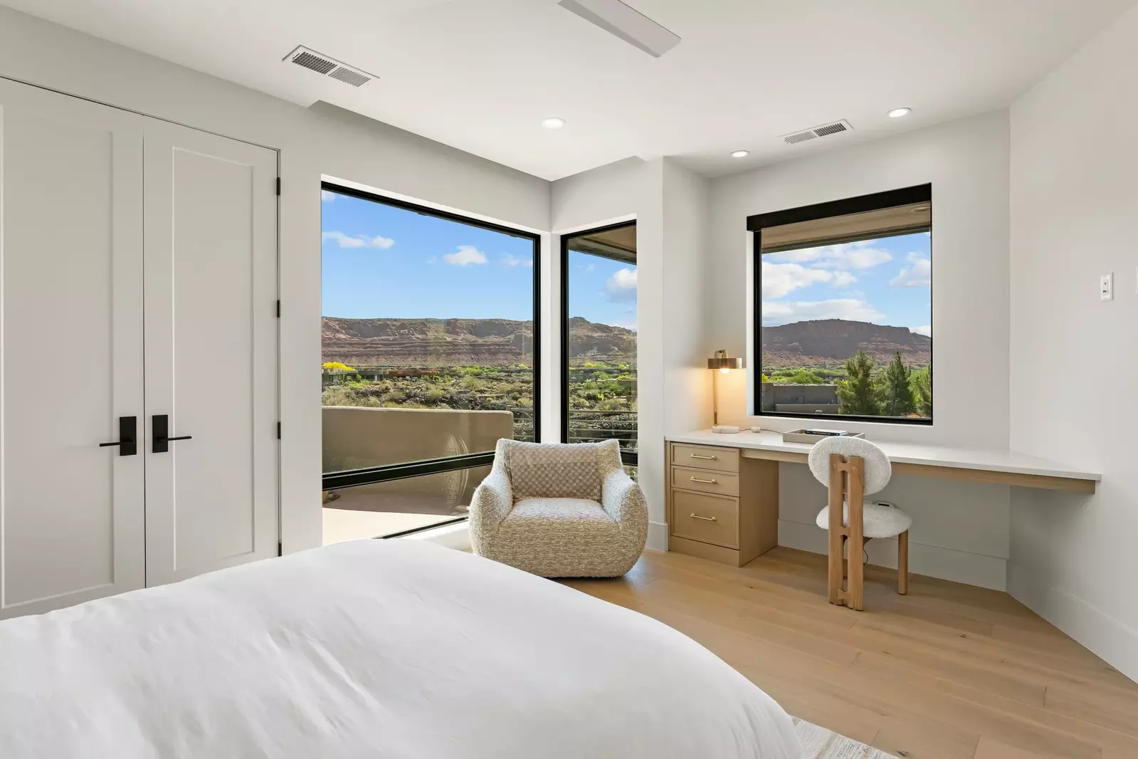 Queen Bedroom