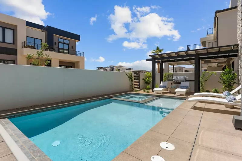Private Pool + Hot Tub