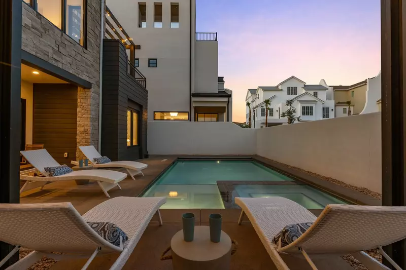 Private Pool + Hot Tub