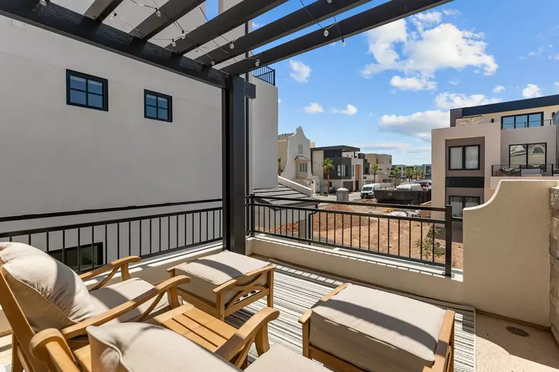 2nd Floor Deck