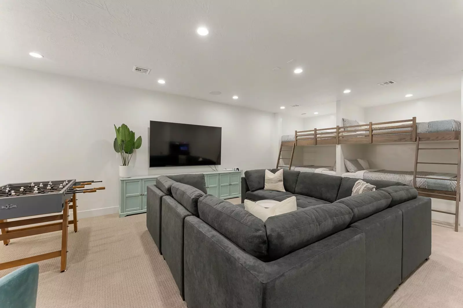2 Queen/Queen Bunk Beds + Trundle/ Game Room