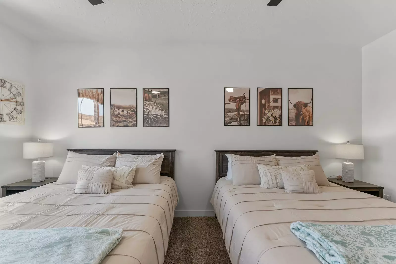 2 Queen Beds