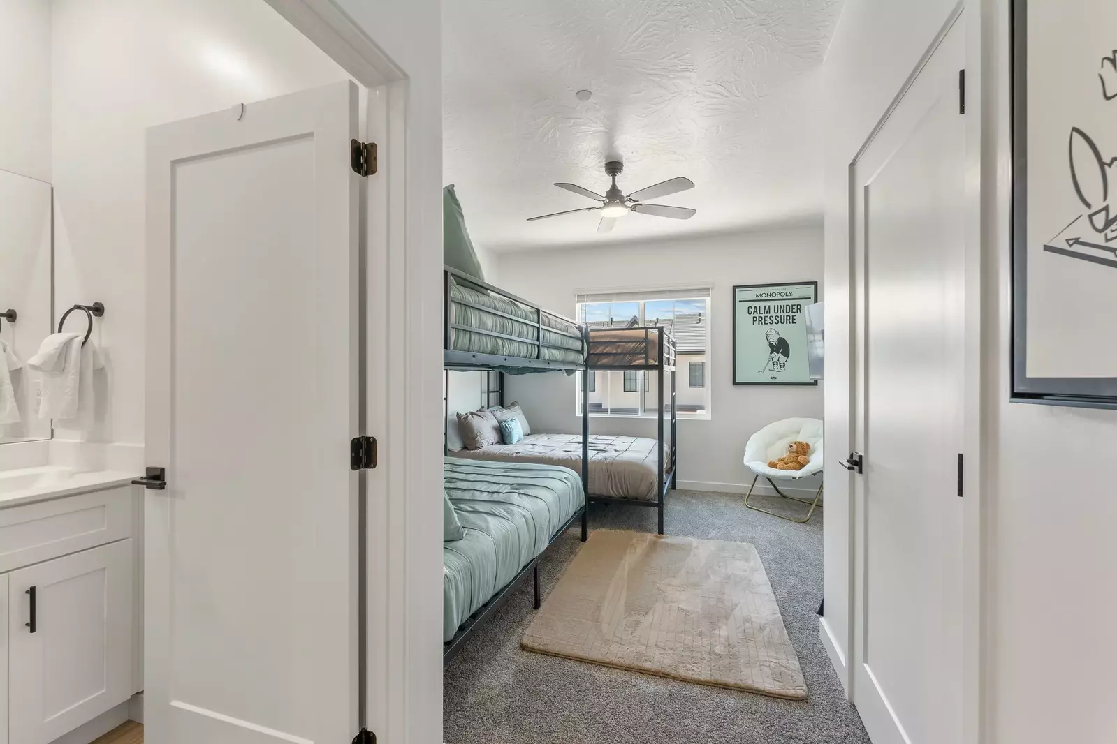 2 Queen/Queen Bunk Beds