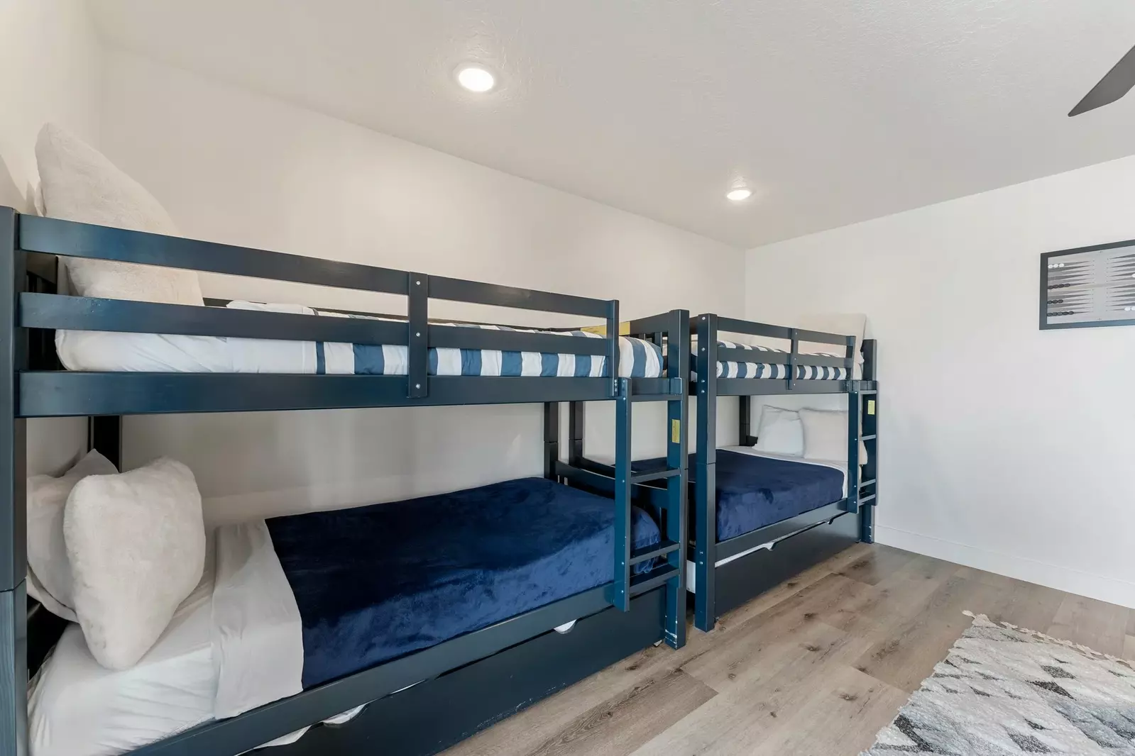 Loft - 2 Twin/Twin Bunks + 2 Twin Trundle