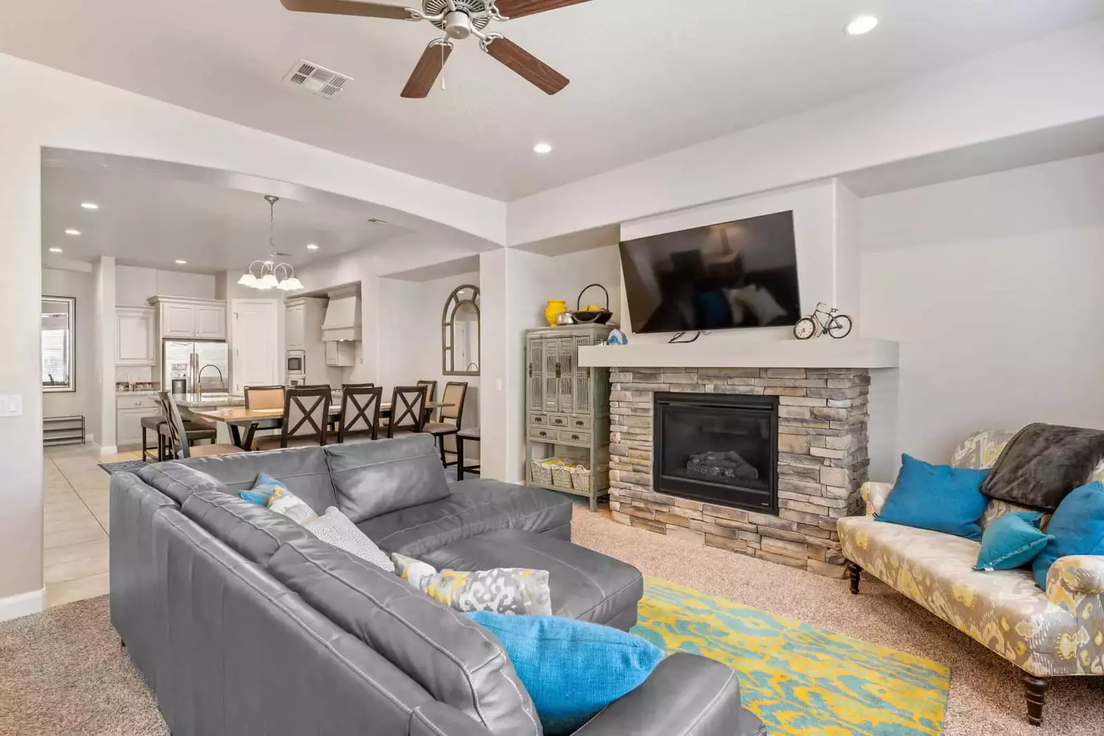 Living Room Dining Area