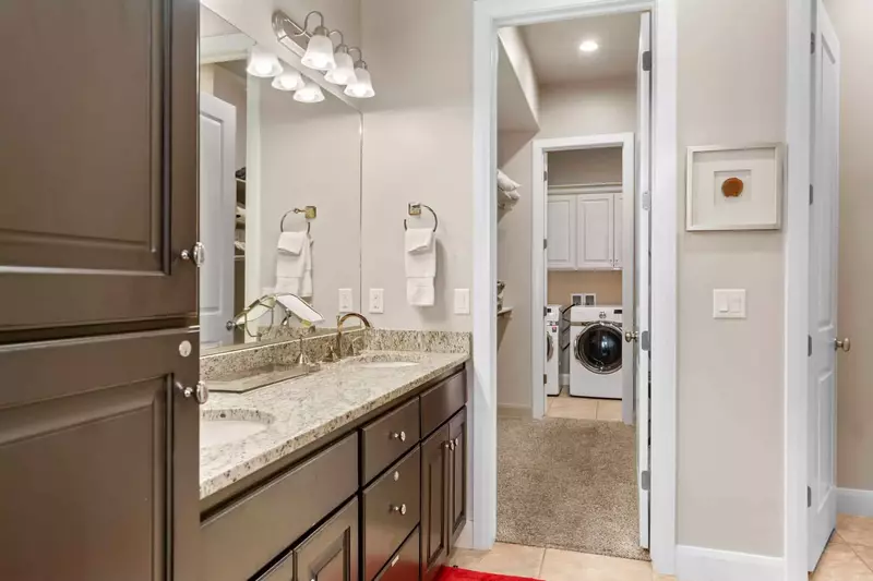 Master Bedroom 1 Bathroom