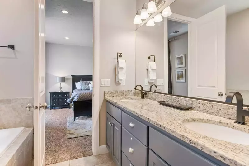 Master Bedroom 2 with Tub