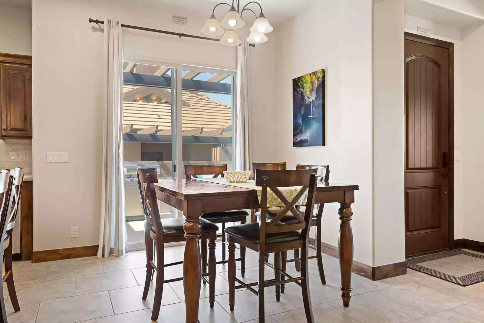 Dining area with Seating for 4