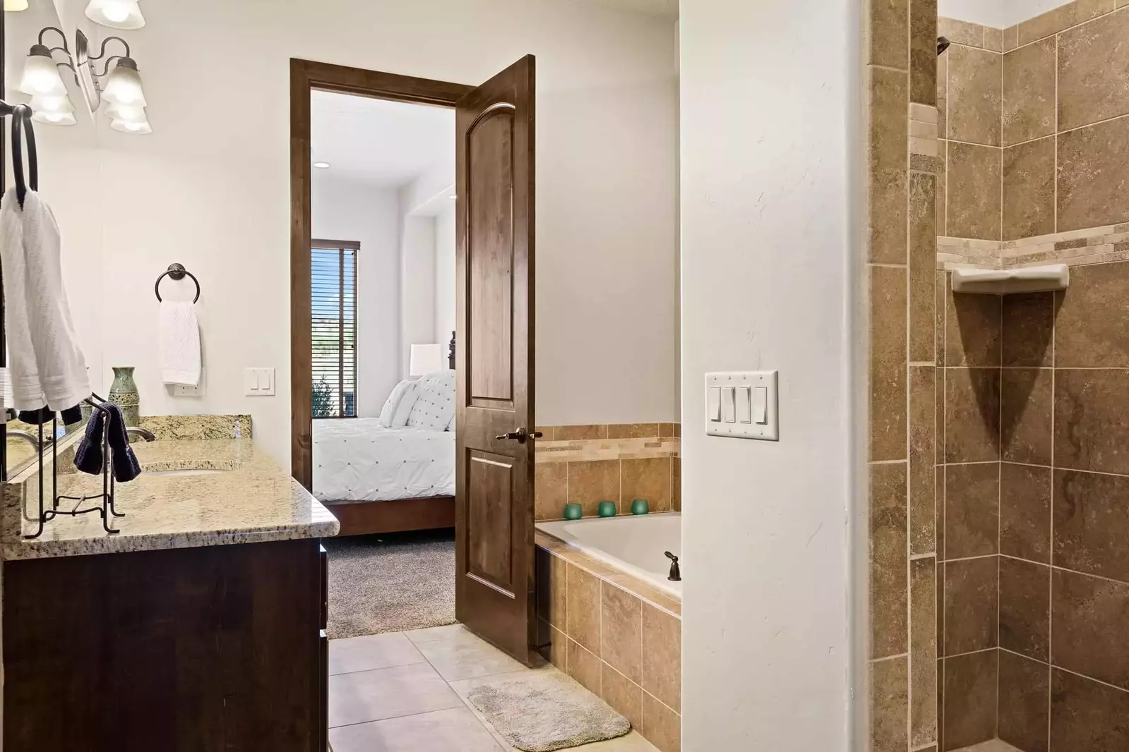 Master Bedroom Bathroom