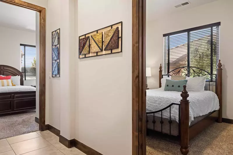Hall between Queen and Full Bedrooms