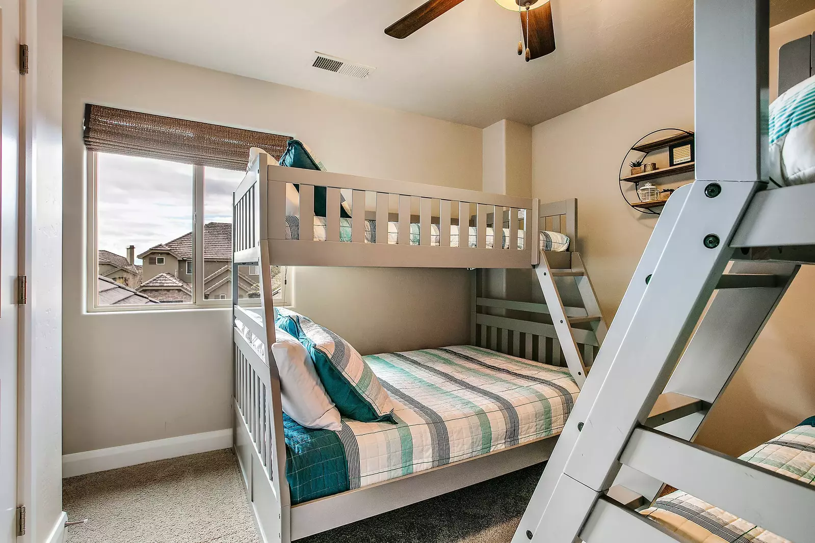 Twin / Full Bunk Beds