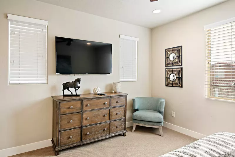 Queen Bedroom