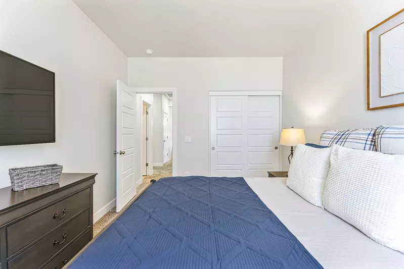Queen Bedroom